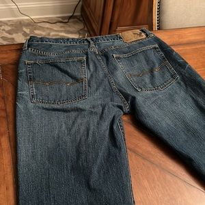 Men’s American Eagle straight leg Jeans 32 X 34